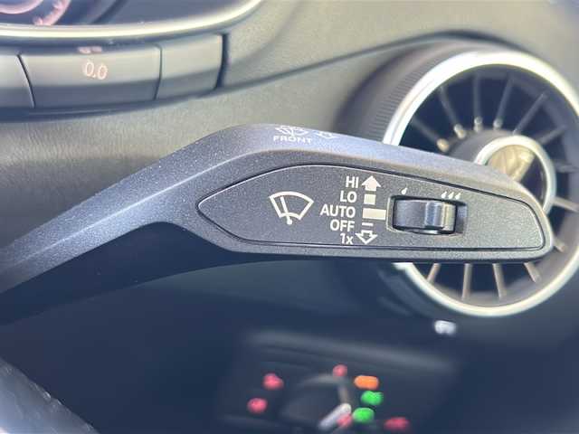 アウディ ＴＴロードスター 2．0 TFSI クワトロ 福島県 2017(平29)年 5.6万km 青 登録時走行距離：55782km/４WD/純正ナビ/ (CD/DVD/BT/フルセグTV/SD/AM/FM)/バックカメラ/ビルトインETC/ドライブレコーダー/プッシュスタート/ステアリングスイッチ/パドルシフト/革巻きステアリング/パワーシート/ (D席/N席）/社外フロアマット/MTモード付AT/スマートキー/スペアキー×１/LEDヘッドライト/社外18インチAW/電動格納ミラー/ウィンカーミラー/レインセンサー/アイドリングストップ/横滑り防止装置/保証書/取扱説明書