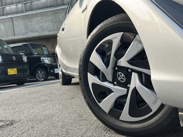 トヨタ アクア S スタイルブラック 愛知県 2019(令1)年 6.2万km シルバーM ワンオーナー/純正SDナビ/ワンセグTV・AM・FM・CD・Bluetooth/バックカメラ/プリクラッシュセーフティ/レーンディパーチャーアラート/オートハイビーム/LEDヘッドライト/オートライト/フォグランプ/クリアランスソナー/スマートキー/プッシュスタート/ETC/純正フロアマット/純正ドアバイザー/電動格納ミラー/ISOFIX/盗難防止装置/取扱説明書/保証書/ディーラー点検整備記録簿(R1/R2/R3/R5/R7)/スペアスマートキー