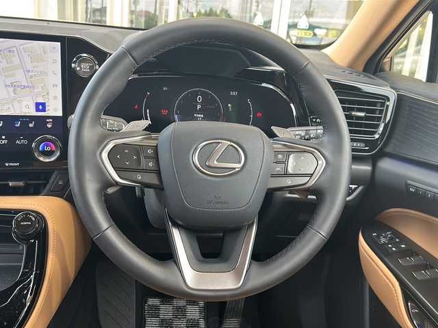 レクサス ＮＸ 250 バージョンL 静岡県 2024(令6)年 0.5万km ソニッククォーツ ワンオーナー/レクサスセーフティシステム/・プリクラッシュセーフティ/・ロードサインアシスト/・フロントクロストラフィックアラート/・レーンディバーチャーアラート/・レーンチェンジアシスト/・プロアクティブドライビングアシスト/・リヤクロストラフィックアラート/・ブラインドスポットモニター/・パーキングサポートブレーキ/・リヤカメラディテクション/・安心降車アシスト/・クリアランスソナー/純正メーカーナビ/・フルセグTV/・Bluetooth/ミラーキャスト/USB/ラジオ/主要装備/・サンルーフ/・レザーシート/・全席シートヒーター/・エアーシート/・ハンドルヒーター/・オートライト/・オートハイビーム/・パワーシート/・パワーバックドア/・パドルシフト/・オートホールド/・ブラインドスポットモニター/・デジタルインナーミラー/・全方位カメラ/・ETC2.0/・ヘッドアップディスプレイ/・電動格納シート