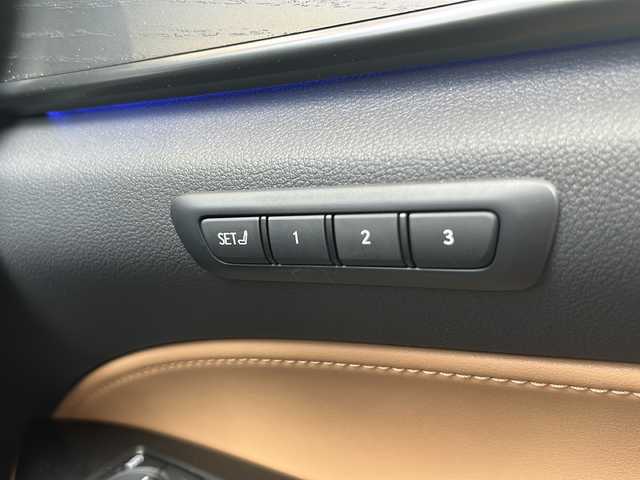 レクサス ＮＸ 250 バージョンL 静岡県 2024(令6)年 0.5万km ソニッククォーツ ワンオーナー/レクサスセーフティシステム/・プリクラッシュセーフティ/・ロードサインアシスト/・フロントクロストラフィックアラート/・レーンディバーチャーアラート/・レーンチェンジアシスト/・プロアクティブドライビングアシスト/・リヤクロストラフィックアラート/・ブラインドスポットモニター/・パーキングサポートブレーキ/・リヤカメラディテクション/・安心降車アシスト/・クリアランスソナー/純正メーカーナビ/・フルセグTV/・Bluetooth/ミラーキャスト/USB/ラジオ/主要装備/・サンルーフ/・レザーシート/・全席シートヒーター/・エアーシート/・ハンドルヒーター/・オートライト/・オートハイビーム/・パワーシート/・パワーバックドア/・パドルシフト/・オートホールド/・ブラインドスポットモニター/・デジタルインナーミラー/・全方位カメラ/・ETC2.0/・ヘッドアップディスプレイ/・電動格納シート