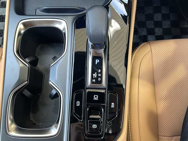 レクサス ＮＸ 250 バージョンL 静岡県 2024(令6)年 0.5万km ソニッククォーツ ワンオーナー/レクサスセーフティシステム/・プリクラッシュセーフティ/・ロードサインアシスト/・フロントクロストラフィックアラート/・レーンディバーチャーアラート/・レーンチェンジアシスト/・プロアクティブドライビングアシスト/・リヤクロストラフィックアラート/・ブラインドスポットモニター/・パーキングサポートブレーキ/・リヤカメラディテクション/・安心降車アシスト/・クリアランスソナー/純正メーカーナビ/・フルセグTV/・Bluetooth/ミラーキャスト/USB/ラジオ/主要装備/・サンルーフ/・レザーシート/・全席シートヒーター/・エアーシート/・ハンドルヒーター/・オートライト/・オートハイビーム/・パワーシート/・パワーバックドア/・パドルシフト/・オートホールド/・ブラインドスポットモニター/・デジタルインナーミラー/・全方位カメラ/・ETC2.0/・ヘッドアップディスプレイ/・電動格納シート