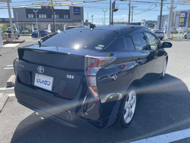 トヨタ プリウス S 熊本県 2016(平28)年 12.5万km アティチュードブラックマイカ (株)IDOMが運営する【じしゃロン熊本店】の自社ローン専用車両になりますこちらは現金またはオートローンご利用時の価格です。自社ローンご希望の方は別途その旨お申付け下さい/純正ナビ　/バックカメラ　/クルーズコントロール　/プリクラッシュセーフティ　/レーンディパーチャーアラート　/レーダークルーズコントロール　/ＬＥＤヘッドライト　/ドライブレコーダー　/オートハイビーム