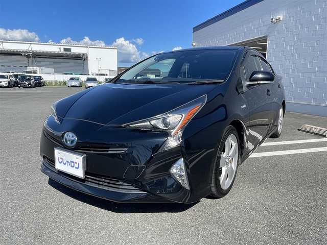 トヨタ プリウス S 熊本県 2016(平28)年 12.5万km アティチュードブラックマイカ (株)IDOMが運営する【じしゃロン熊本店】の自社ローン専用車両になりますこちらは現金またはオートローンご利用時の価格です。自社ローンご希望の方は別途その旨お申付け下さい/純正ナビ　/バックカメラ　/クルーズコントロール　/プリクラッシュセーフティ　/レーンディパーチャーアラート　/レーダークルーズコントロール　/ＬＥＤヘッドライト　/ドライブレコーダー　/オートハイビーム