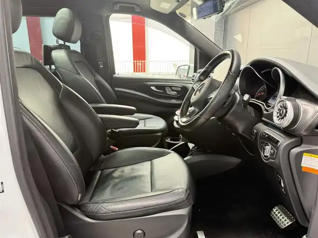 メルセデス・ベンツ Ｖ２２０ d スポーツ ロング 和歌山県 2017(平29)年 3.4万km ロッククリスタルホワイト サンルーフ/社外リアモニター/レーダーセーフティパッケージ/ナビ/360度カメラ/フルセグTV/黒革シート/パワーシート/シートヒーター/両側パワースライドドア/純19incAW/Burmester/アンビエントライト/LEDライト/ETC/保証書/取扱説明書/スペアキー