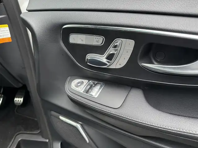 メルセデス・ベンツ Ｖ２２０ d スポーツ ロング 和歌山県 2017(平29)年 3.4万km ロッククリスタルホワイト サンルーフ/社外リアモニター/レーダーセーフティパッケージ/ナビ/360度カメラ/フルセグTV/黒革シート/パワーシート/シートヒーター/両側パワースライドドア/純19incAW/Burmester/アンビエントライト/LEDライト/ETC/保証書/取扱説明書/スペアキー