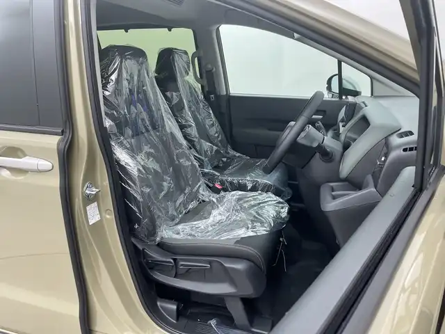 ホンダ フリード ハイブリット e:HEV クロスター 新潟県 2025(令7)年 0.1千km ベージュ 4WD/9インチ純正メモリナビ【LXM-242ZFNI】/フルセグTV/Bluetooth/AppleCarPlay/AndroidAuto/ホンダセンシング/・衝突被害軽減ブレーキ/・先行車発進お知らせ機能/・歩行者事故低減ステアリング/・路外逸脱抑制機能/・標識認識機能/・渋滞追従機能付アダプティブクルーズコントロール/・車線維持支援システム/・トラフィックジャムアシスト(渋滞運転支援機能)/・ブラインドスポットインフォメーション/・誤発進抑制機能/・後方誤発進抑制機能/・近距離衝突軽減ブレーキ/・急アクセル抑制機能/・パーキングセンサーシステム/・オートマチックハイビーム/ハーフレザーシート/前席シートヒーター/両側パワースライドドア/前後コーナーセンサー/バックモニター/LEDヘッドライト/横滑り防止装置