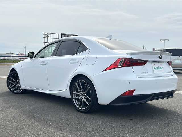 レクサス ＩＳ 300h Fスポーツ Xライン 佐賀県 2015(平27)年 7.6万km ホワイトノーヴァガラスフレーク 純正ナビ/CD/DVD/Bluetooth/USB/AUX/バックカメラ/専用L Texシート/シートヒーター＆エアシート/パワーシート/パドルシフト/スマートキー/ブラインドスポットモニター/前後クリアランスソナー/純正LEDヘッドライト/純正18インチアルミ/純正フロアマット/新車保証書/取扱説明書/プリクラッシュセーフティ/レーダークルーズコントロール