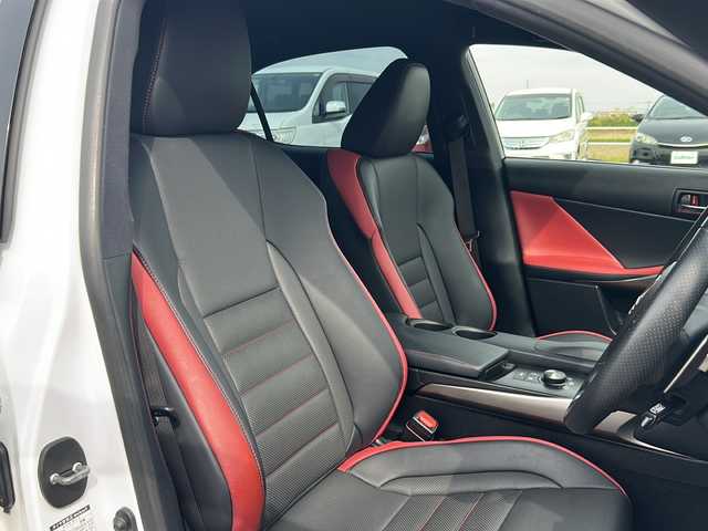 レクサス ＩＳ 300h Fスポーツ Xライン 佐賀県 2015(平27)年 7.6万km ホワイトノーヴァガラスフレーク 純正ナビ/CD/DVD/Bluetooth/USB/AUX/バックカメラ/専用L Texシート/シートヒーター＆エアシート/パワーシート/パドルシフト/スマートキー/ブラインドスポットモニター/前後クリアランスソナー/純正LEDヘッドライト/純正18インチアルミ/純正フロアマット/新車保証書/取扱説明書/プリクラッシュセーフティ/レーダークルーズコントロール