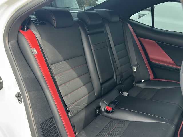 レクサス ＩＳ 300h Fスポーツ Xライン 佐賀県 2015(平27)年 7.6万km ホワイトノーヴァガラスフレーク 純正ナビ/CD/DVD/Bluetooth/USB/AUX/バックカメラ/専用L Texシート/シートヒーター＆エアシート/パワーシート/パドルシフト/スマートキー/ブラインドスポットモニター/前後クリアランスソナー/純正LEDヘッドライト/純正18インチアルミ/純正フロアマット/新車保証書/取扱説明書/プリクラッシュセーフティ/レーダークルーズコントロール