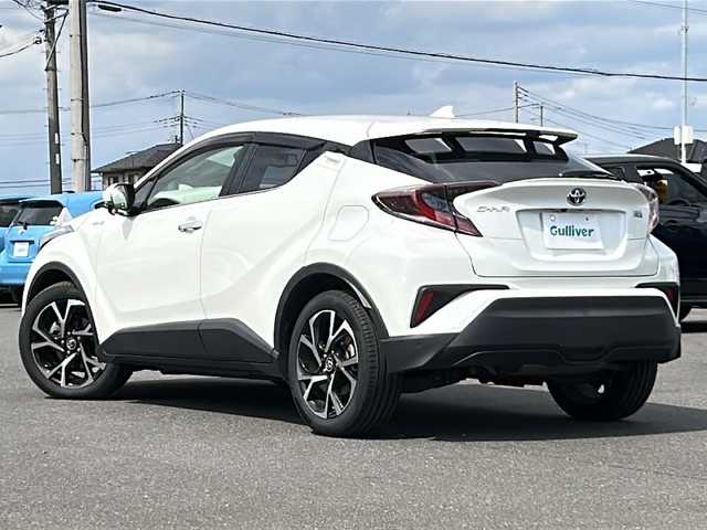 トヨタ Ｃ－ＨＲ G 茨城県 2018(平30)年 6.7万km ホワイトパールクリスタルシャイン 純正９インチメモリナビ【NSZT-Y66T】/(地デジTV・CD・DVD・BT・ラジオ再生)/レーダークルーズコントロール/レーンアシスト/衝突軽減ブレーキ/コーナーセンサー/ブラインドスポットモニター/ハーフレザーシート/シートヒーター/ドライブレコーダー/バックカメラ/ETC/オートライト/LEDヘッドライト/純正18inアルミホイール/フロアマット/スマートキー