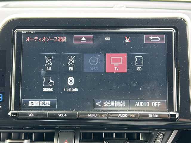 トヨタ Ｃ－ＨＲ G 茨城県 2018(平30)年 6.7万km ホワイトパールクリスタルシャイン 純正９インチメモリナビ【NSZT-Y66T】/(地デジTV・CD・DVD・BT・ラジオ再生)/レーダークルーズコントロール/レーンアシスト/衝突軽減ブレーキ/コーナーセンサー/ブラインドスポットモニター/ハーフレザーシート/シートヒーター/ドライブレコーダー/バックカメラ/ETC/オートライト/LEDヘッドライト/純正18inアルミホイール/フロアマット/スマートキー