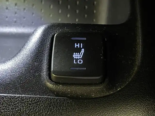 トヨタ カローラツーリング ハイブリッド ダブルバイビー 愛知県 2020(令2)年 7.9万km ホワイトパールクリスタルシャイン 純正１０．５型ＤＡ　モデリスタ　禁煙車　ＢＳＭ　純正ドラレコ　ＥＴＣ２．０　フルセグＴＶ　バックカメラ　黒ハーフレザー　セーフティセンス　衝突軽減　追従クルコン　ＬＥＤオートライト　シートヒーター プッシュスタート　スマートキー　オートハイビーム　Qiスマホホルダー　ステアリングヒーター　カーテンエアバッグ　Bluetooth　ミラキャスト　clazzioフロアマット　USBポート