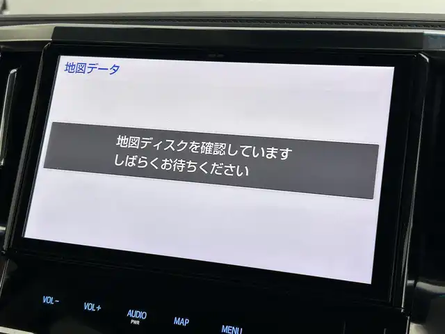 トヨタ ヴェルファイア Z Gエディション 道央・札幌 2018(平30)年 4.9万km ホワイトパールクリスタルシャイン ・４WD/・寒冷地仕様/・純正１０インチナビ/・バックカメラ/・ドライブレコーダー/・フルセグＴＶ＆ＣＤ＆ＤＶＤ＆ＢＴ/・パワーシート/・シートヒーター＆ベンチレーション/・デジタルインナーミラー/・ＢＳＭ/・前後障害物センサー/・両側パワースライドドア/・パワーバックドア/・衝突軽減ブレーキ/・レーンアシスト/・横滑り防止機能/・アダプティブクルーズコントロール/・アイドリングストップ/・電動格納ウインカーミラー/・純正アルミホイール/・純正フロアマット/・オートライト/・オートハイビーム/・前後障害物センサー