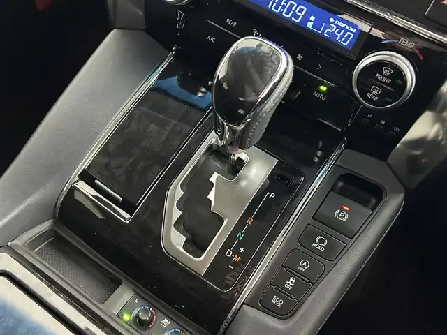 トヨタ ヴェルファイア Z Gエディション 道央・札幌 2018(平30)年 4.9万km ホワイトパールクリスタルシャイン ・４WD/・寒冷地仕様/・純正１０インチナビ/・バックカメラ/・ドライブレコーダー/・フルセグＴＶ＆ＣＤ＆ＤＶＤ＆ＢＴ/・パワーシート/・シートヒーター＆ベンチレーション/・デジタルインナーミラー/・ＢＳＭ/・前後障害物センサー/・両側パワースライドドア/・パワーバックドア/・衝突軽減ブレーキ/・レーンアシスト/・横滑り防止機能/・アダプティブクルーズコントロール/・アイドリングストップ/・電動格納ウインカーミラー/・純正アルミホイール/・純正フロアマット/・オートライト/・オートハイビーム/・前後障害物センサー