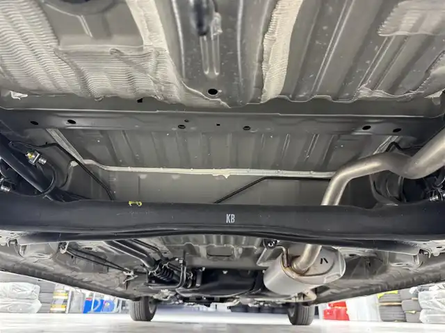 ホンダ Ｎ ＢＯＸ カスタム L 滋賀県 2023(令5)年 1.5万km クリスタルブラックパール 社外ナビ/【CD.DVD.Bluetooth.フルセグTV】/バックカメラ/ホンダセンシング/●衝突軽減ブレーキ（CMBS）/●誤発進抑制機能/●歩行者事故低減ステアリング/●路外逸脱抑制機能/●渋滞追従機能付アダプティブクルーズコントロール（ACC）/●車線維持支援システム（LKAS）/●先行車発進お知らせ機能/●標識認識機能/●後方誤発進抑制機能/●オートハイビーム/コーナーセンサー/LEDヘッドライト/オートライト/前席シートヒーター/片側電動スライド/純正アルミホイール/スマートキー/スぺアキー