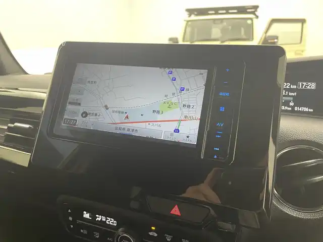 ホンダ Ｎ ＢＯＸ カスタム L 滋賀県 2023(令5)年 1.5万km クリスタルブラックパール 社外ナビ/【CD.DVD.Bluetooth.フルセグTV】/バックカメラ/ホンダセンシング/●衝突軽減ブレーキ（CMBS）/●誤発進抑制機能/●歩行者事故低減ステアリング/●路外逸脱抑制機能/●渋滞追従機能付アダプティブクルーズコントロール（ACC）/●車線維持支援システム（LKAS）/●先行車発進お知らせ機能/●標識認識機能/●後方誤発進抑制機能/●オートハイビーム/コーナーセンサー/LEDヘッドライト/オートライト/前席シートヒーター/片側電動スライド/純正アルミホイール/スマートキー/スぺアキー