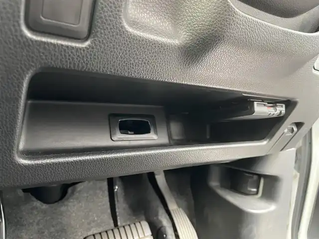 日産 デイズ ルークス ハイウェイスターS 千葉県 2015(平27)年 7.9万km ホワイトパール 横滑り防止装置/エマージェンシーブレーキ/踏み間違い衝突防止アシスト/純正SDナビ(MM114D-W)/・AM/FM/CD/フルセグTV/ETC/アイドリングストップ/純正アルミホイール/純正HIDヘッドライト/衝突安全ボディ/保証書/取扱説明書