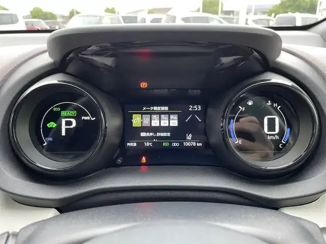 トヨタ ヤリス ハイブリッド Z 群馬県 2023(令5)年 1万km プラチナホワイトパールマイカ トヨタセーフティセンス/・プリクラッシュセーフティ/・レーンディパーチャーアラート/・ブラインドスポットモニター/・クリアランスソナー/・リヤクロストラフィックアラート/・パーキングサポートブレーキ/・ロードサインアシスト/純正ナビ付ディスプレイオーディオ/　（CD DVD Bluetooth USB AM FM)/全方位カメラ/ETC2.0/純正ドライブレコーダー/LEDヘッドライト/オートライト/オートマチックハイビーム/ステアリングリモコン/ステアリングヒーター/前席シートヒーター/取扱説明書/保証書/スペアキー
