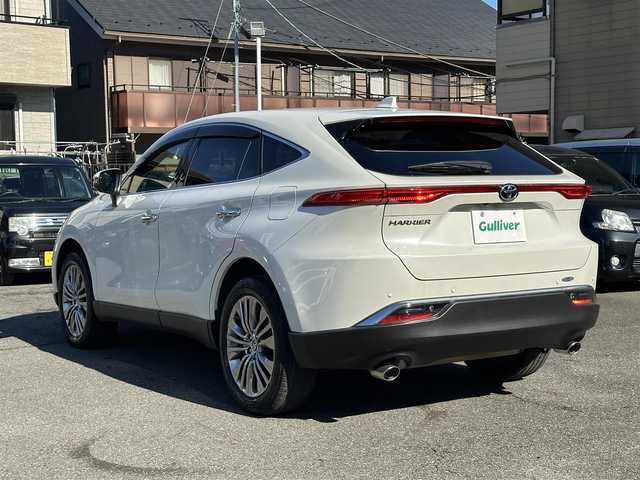 トヨタ ハリアー Z 東京都 2021(令3)年 2.3万km パール JBLサラウンド/ナビゲーション/フルセグテレビ/ブルートゥース接続/USB接続/全方位カメラ/アダプティブクルーズ/車線逸脱警報/ブラインドスポットモニタ/パワーバックドア/保証書/取扱説明書/整備手帳/スマートキーX2個