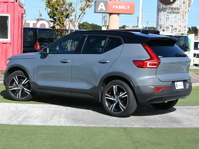 ボルボ ＸＣ４０ B4 AWD Rデザイン 千葉県 2020(令2)年 2.2万km グレーⅡ シティーセーフティ/BLIS/レーンキーピングエイド/アクティブベンディングライト/パワーバックドア/純正ナビ/地デジTV/【Bluetooth接続】/360°カメラ/ハーフレザーシート/前席パワーシート/各席シートヒーター/革巻きステアリング/ステアリングスイッチ/ETC/LEDヘッドライト/フォグライト/ウインカーミラー/コーナーセンサー/純正19インチアルミホイル/サイド/カーテンエアバッグ/スマートキー