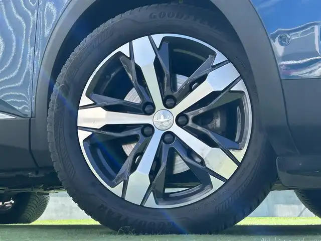 プジョー ５００８ GT ブルーHDi 香川県 2021(令3)年 4.8万km 青 純正メーカーナビ/360°ビジョン/PEUGEOT iConnect Advanced/・コネクテッドナビゲーション/・音声コントロール/・ミラースクリーン(AppleCarPlay/AndroidAuto)/・eリモートコントロール/・ソフトウェアアップデート/アクティブセーフティブレーキ/アクティブクルーズコントロール/アドバンスドグリップコントロール/フルLEDヘッドライト/テップレザーシート/アルカンタラシート/運転席メモリ付きパワーシート/前席ヒートシーター/パワーバックドア/革巻きステアリング/ステアリングリモコン/ブラインドスポットモニター/純正18インチアルミホイール/コーナーセンサー/ETC/ドライブレコーダー/オートエアコン/パワーウィンドウ/プッシュスタート/スマートキー