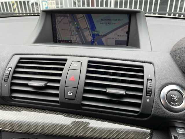 ＢＭＷ １３０ｉ Mスポーツ 神奈川県 2009(平21)年 3.6万km アルピンホワイトⅢ 純正HDDナビ/・CD/DVD/USB/ミラー内蔵型ETC/ブラックレザーシート/前席パワーシート/シートヒーター/純正18インチAW/革巻きステアリング/プッシュEgスタート/ストップ/リモコンキー×2/純正HIDヘッドライト/フロント/バックフォグ/アダプティブヘッドライト/トノカバー/純正Mスポーツフロアマット/取扱説明書/ナビ取扱説明書/新車時保証書