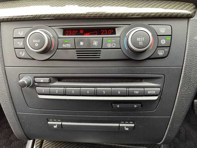 ＢＭＷ １３０ｉ Mスポーツ 神奈川県 2009(平21)年 3.6万km アルピンホワイトⅢ 純正HDDナビ/・CD/DVD/USB/ミラー内蔵型ETC/ブラックレザーシート/前席パワーシート/シートヒーター/純正18インチAW/革巻きステアリング/プッシュEgスタート/ストップ/リモコンキー×2/純正HIDヘッドライト/フロント/バックフォグ/アダプティブヘッドライト/トノカバー/純正Mスポーツフロアマット/取扱説明書/ナビ取扱説明書/新車時保証書