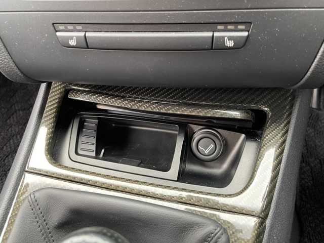 ＢＭＷ １３０ｉ Mスポーツ 神奈川県 2009(平21)年 3.6万km アルピンホワイトⅢ 純正HDDナビ/・CD/DVD/USB/ミラー内蔵型ETC/ブラックレザーシート/前席パワーシート/シートヒーター/純正18インチAW/革巻きステアリング/プッシュEgスタート/ストップ/リモコンキー×2/純正HIDヘッドライト/フロント/バックフォグ/アダプティブヘッドライト/トノカバー/純正Mスポーツフロアマット/取扱説明書/ナビ取扱説明書/新車時保証書