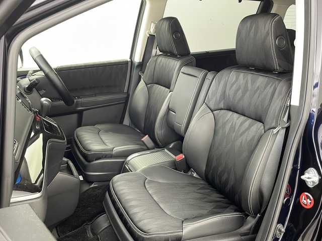 ホンダ オデッセイ ハイブリッド アブソルート・EXホンダセンジング 兵庫県 2018(平30)年 3.1万km プレミアムヴィーナスブラックP ・純正ナビ/CD/DVD/Bluetooth/TV/・マルチビューカメラシステム/・ビルトインETC2.0/・純正フリップダウンモニター/・Honda　SENSING/衝突軽減ブレーキ/誤発進抑制機能/歩行者事故低減ステアリング/路外逸脱抑制機能/アダプティブ・クルーズ・コントロール/車線維持支援システム/先行車発進お知らせ機能/標識認識機能/・ブラインドスポットモニター/・ハーフレザー/・前席シートヒーター/・ステアリングスイッチ/・社外１９インチアルミホイール/・ＬＥＤヘッドライト/・フォグランプ/・オートライト/・プッシュスタート/・スマートキー/・電子パーキング/・オートホールド/・ミラーヒーター/・フロアマット/・2列目サンシェード