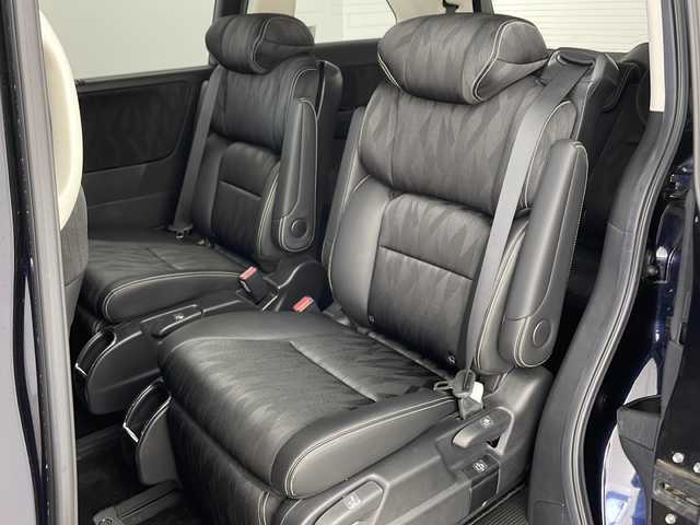 ホンダ オデッセイ ハイブリッド アブソルート・EXホンダセンジング 兵庫県 2018(平30)年 3.1万km プレミアムヴィーナスブラックP ・純正ナビ/CD/DVD/Bluetooth/TV/・マルチビューカメラシステム/・ビルトインETC2.0/・純正フリップダウンモニター/・Honda　SENSING/衝突軽減ブレーキ/誤発進抑制機能/歩行者事故低減ステアリング/路外逸脱抑制機能/アダプティブ・クルーズ・コントロール/車線維持支援システム/先行車発進お知らせ機能/標識認識機能/・ブラインドスポットモニター/・ハーフレザー/・前席シートヒーター/・ステアリングスイッチ/・社外１９インチアルミホイール/・ＬＥＤヘッドライト/・フォグランプ/・オートライト/・プッシュスタート/・スマートキー/・電子パーキング/・オートホールド/・ミラーヒーター/・フロアマット/・2列目サンシェード