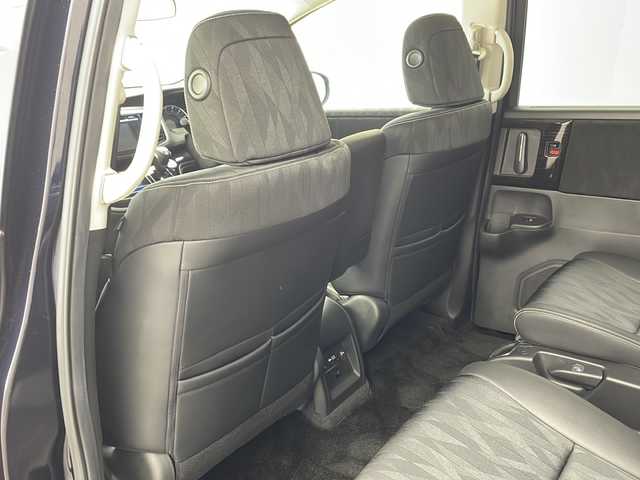 ホンダ オデッセイ ハイブリッド アブソルート・EXホンダセンジング 兵庫県 2018(平30)年 3.1万km プレミアムヴィーナスブラックP ・純正ナビ/CD/DVD/Bluetooth/TV/・マルチビューカメラシステム/・ビルトインETC2.0/・純正フリップダウンモニター/・Honda　SENSING/衝突軽減ブレーキ/誤発進抑制機能/歩行者事故低減ステアリング/路外逸脱抑制機能/アダプティブ・クルーズ・コントロール/車線維持支援システム/先行車発進お知らせ機能/標識認識機能/・ブラインドスポットモニター/・ハーフレザー/・前席シートヒーター/・ステアリングスイッチ/・社外１９インチアルミホイール/・ＬＥＤヘッドライト/・フォグランプ/・オートライト/・プッシュスタート/・スマートキー/・電子パーキング/・オートホールド/・ミラーヒーター/・フロアマット/・2列目サンシェード