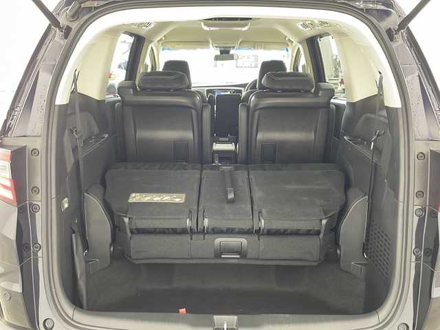 ホンダ オデッセイ ハイブリッド アブソルート・EXホンダセンジング 兵庫県 2018(平30)年 3.1万km プレミアムヴィーナスブラックP ・純正ナビ/CD/DVD/Bluetooth/TV/・マルチビューカメラシステム/・ビルトインETC2.0/・純正フリップダウンモニター/・Honda　SENSING/衝突軽減ブレーキ/誤発進抑制機能/歩行者事故低減ステアリング/路外逸脱抑制機能/アダプティブ・クルーズ・コントロール/車線維持支援システム/先行車発進お知らせ機能/標識認識機能/・ブラインドスポットモニター/・ハーフレザー/・前席シートヒーター/・ステアリングスイッチ/・社外１９インチアルミホイール/・ＬＥＤヘッドライト/・フォグランプ/・オートライト/・プッシュスタート/・スマートキー/・電子パーキング/・オートホールド/・ミラーヒーター/・フロアマット/・2列目サンシェード