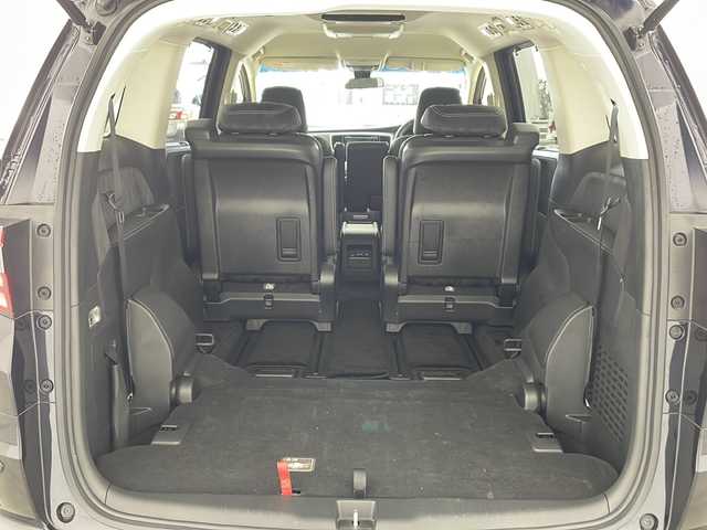 ホンダ オデッセイ ハイブリッド アブソルート・EXホンダセンジング 兵庫県 2018(平30)年 3.1万km プレミアムヴィーナスブラックP ・純正ナビ/CD/DVD/Bluetooth/TV/・マルチビューカメラシステム/・ビルトインETC2.0/・純正フリップダウンモニター/・Honda　SENSING/衝突軽減ブレーキ/誤発進抑制機能/歩行者事故低減ステアリング/路外逸脱抑制機能/アダプティブ・クルーズ・コントロール/車線維持支援システム/先行車発進お知らせ機能/標識認識機能/・ブラインドスポットモニター/・ハーフレザー/・前席シートヒーター/・ステアリングスイッチ/・社外１９インチアルミホイール/・ＬＥＤヘッドライト/・フォグランプ/・オートライト/・プッシュスタート/・スマートキー/・電子パーキング/・オートホールド/・ミラーヒーター/・フロアマット/・2列目サンシェード