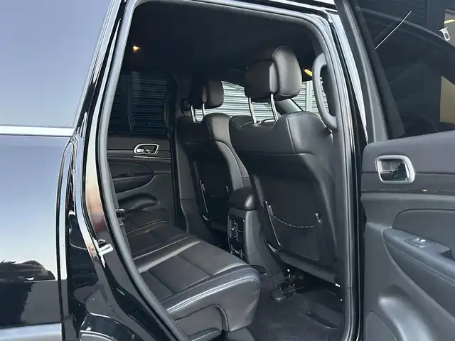 クライスラー・ジープ ジープ グランドチェロキー 茨城県 2019(平31)年 4.5万km 黒 後期型 /衝突軽減B /ACC /黒革 /Sヒ-タ- /ベンチレ-ション /サイドステップ/ナビ /TV/BT/USB /Bカメラ /パ-クディスタンス /レ-ンセンス /BSM /LED /PWシ-ト /PWテ-ルゲ-ト /ステアリングヒ-タ-/ALPINEサウンド /ETC /ル-フレ-ル /前後ドラレコ /禁煙車