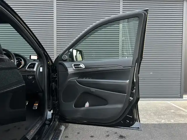 クライスラー・ジープ ジープ グランドチェロキー 茨城県 2019(平31)年 4.5万km 黒 後期型 /衝突軽減B /ACC /黒革 /Sヒ-タ- /ベンチレ-ション /サイドステップ/ナビ /TV/BT/USB /Bカメラ /パ-クディスタンス /レ-ンセンス /BSM /LED /PWシ-ト /PWテ-ルゲ-ト /ステアリングヒ-タ-/ALPINEサウンド /ETC /ル-フレ-ル /前後ドラレコ /禁煙車
