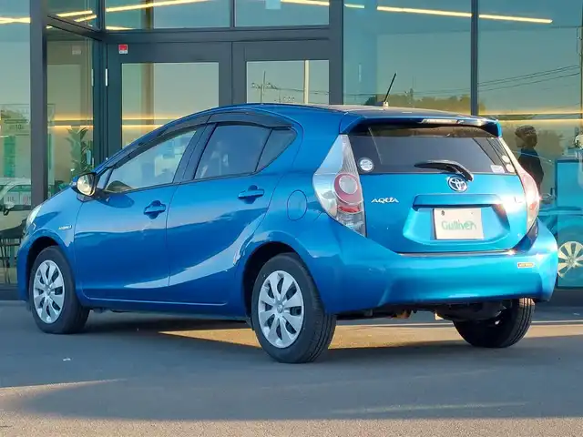 トヨタ アクア G 東京都 2014(平26)年 4.4万km コバルトブルーメタリック 純正ナビ/フルセグTV/ETC/プッシュスタート/純正フロアマット/オートライト/ドアバイザー/スマートキー