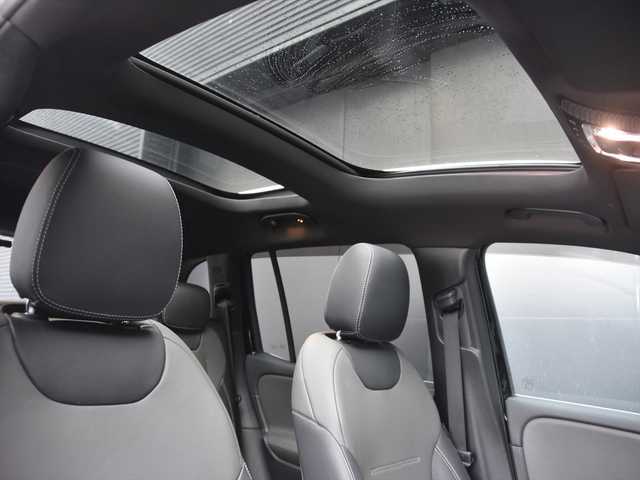 メルセデス・ベンツ Ｍ・ベンツ ＧＬＢ２００ｄ 4マチック AMGライン 和歌山県 2021(令3)年 3.9万km コスモスブラック パノラマSR /レザーEXパッケージ /アドバンスドパッケージ /パナメリカーナグリル /前後ドラレコ /オートテールゲート /純ナビ /360度カメラ/TV /HUD /アンビエントライト /キーレスゴー /純19incAW /パワーシート /シートヒーター /LED /ETC