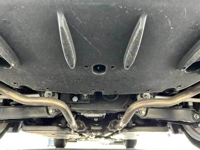 レクサス ＩＳ 300h 佐賀県 2022(令4)年 2.9万km グラファイトブラックガラスフレーク プリクラッシュセーフティ/レーダークルーズコントロール/レーントレーシングアシスト/ブラインドスポットモニター/パーキングサポートブレーキ/パーキングサポートアラート/コーナーセンサー/純正ナビ/・バックカメラ/・フルセグTV/BT/CD/DVD/純正18インチAW/合皮シート/前席シートヒーター/前席パワーシート/LEDヘッドライト/オートマチックハイビーム/プッシュスタート/革巻きステアリング/パドルシフト/ETC/社外ドラレコ/スペアキー×1/カードキー/取扱説明書/保証書