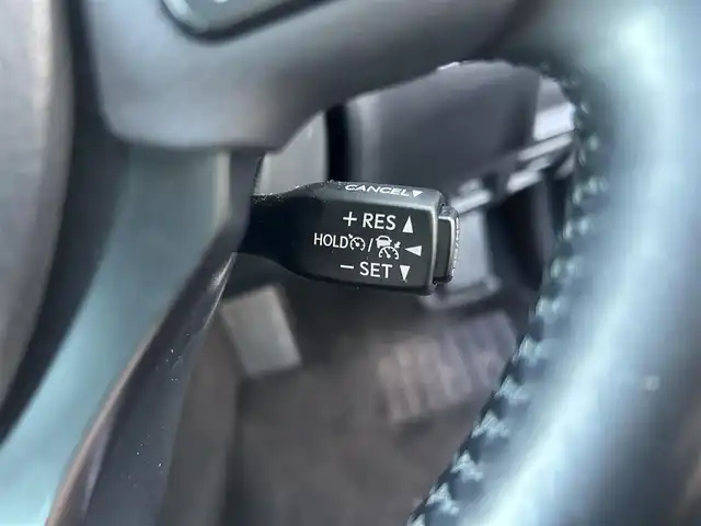 レクサス ＩＳ 300h 佐賀県 2022(令4)年 2.9万km グラファイトブラックガラスフレーク プリクラッシュセーフティ/レーダークルーズコントロール/レーントレーシングアシスト/ブラインドスポットモニター/パーキングサポートブレーキ/パーキングサポートアラート/コーナーセンサー/純正ナビ/・バックカメラ/・フルセグTV/BT/CD/DVD/純正18インチAW/合皮シート/前席シートヒーター/前席パワーシート/LEDヘッドライト/オートマチックハイビーム/プッシュスタート/革巻きステアリング/パドルシフト/ETC/社外ドラレコ/スペアキー×1/カードキー/取扱説明書/保証書