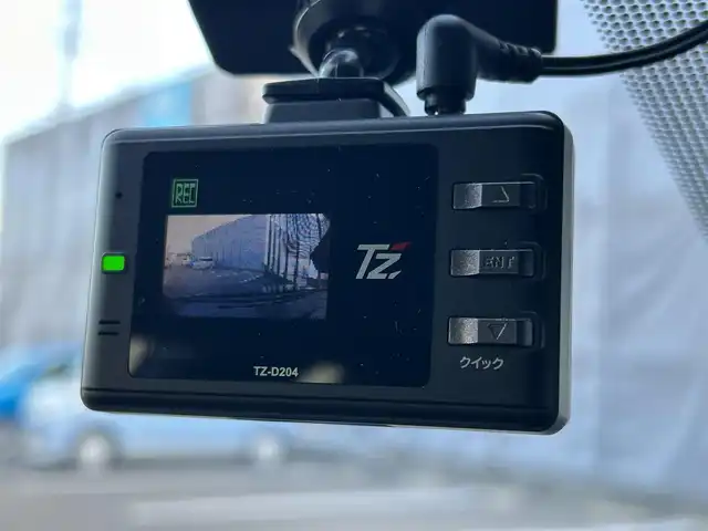 レクサス ＩＳ 300h 佐賀県 2022(令4)年 2.9万km グラファイトブラックガラスフレーク プリクラッシュセーフティ/レーダークルーズコントロール/レーントレーシングアシスト/ブラインドスポットモニター/パーキングサポートブレーキ/パーキングサポートアラート/コーナーセンサー/純正ナビ/・バックカメラ/・フルセグTV/BT/CD/DVD/純正18インチAW/合皮シート/前席シートヒーター/前席パワーシート/LEDヘッドライト/オートマチックハイビーム/プッシュスタート/革巻きステアリング/パドルシフト/ETC/社外ドラレコ/スペアキー×1/カードキー/取扱説明書/保証書