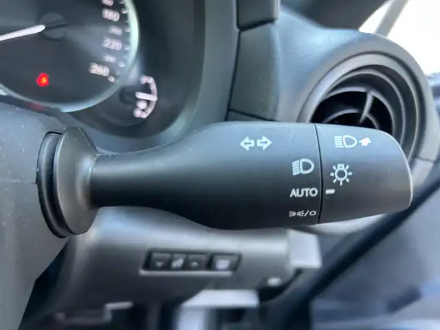 レクサス ＩＳ 300h 佐賀県 2022(令4)年 2.9万km グラファイトブラックガラスフレーク プリクラッシュセーフティ/レーダークルーズコントロール/レーントレーシングアシスト/ブラインドスポットモニター/パーキングサポートブレーキ/パーキングサポートアラート/コーナーセンサー/純正ナビ/・バックカメラ/・フルセグTV/BT/CD/DVD/純正18インチAW/合皮シート/前席シートヒーター/前席パワーシート/LEDヘッドライト/オートマチックハイビーム/プッシュスタート/革巻きステアリング/パドルシフト/ETC/社外ドラレコ/スペアキー×1/カードキー/取扱説明書/保証書