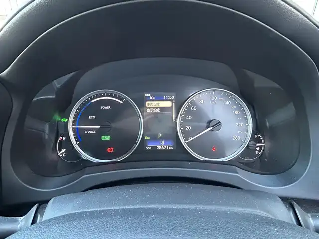 レクサス ＩＳ 300h 佐賀県 2022(令4)年 2.9万km グラファイトブラックガラスフレーク プリクラッシュセーフティ/レーダークルーズコントロール/レーントレーシングアシスト/ブラインドスポットモニター/パーキングサポートブレーキ/パーキングサポートアラート/コーナーセンサー/純正ナビ/・バックカメラ/・フルセグTV/BT/CD/DVD/純正18インチAW/合皮シート/前席シートヒーター/前席パワーシート/LEDヘッドライト/オートマチックハイビーム/プッシュスタート/革巻きステアリング/パドルシフト/ETC/社外ドラレコ/スペアキー×1/カードキー/取扱説明書/保証書