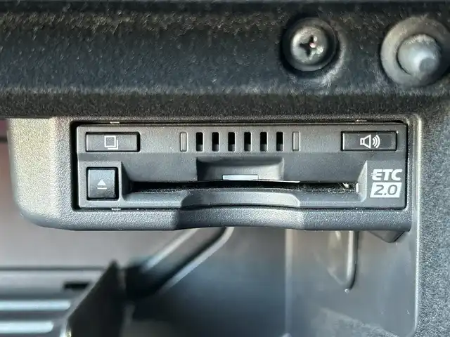 レクサス ＩＳ 300h 佐賀県 2022(令4)年 2.9万km グラファイトブラックガラスフレーク プリクラッシュセーフティ/レーダークルーズコントロール/レーントレーシングアシスト/ブラインドスポットモニター/パーキングサポートブレーキ/パーキングサポートアラート/コーナーセンサー/純正ナビ/・バックカメラ/・フルセグTV/BT/CD/DVD/純正18インチAW/合皮シート/前席シートヒーター/前席パワーシート/LEDヘッドライト/オートマチックハイビーム/プッシュスタート/革巻きステアリング/パドルシフト/ETC/社外ドラレコ/スペアキー×1/カードキー/取扱説明書/保証書