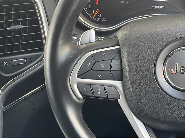 クライスラー・ジープ ジープ グランドチェロキー サミット 愛媛県 2018(平30)年 3.2万km 黒 純正ナビ/サンルーフ/バックカメラ/純正フロアマット/純正アルミホイール/TV/電動パワーシート/シートヒーター/エアシート/ETC/電動リアゲート/追従型クルーズコントロール/ステアリングヒーター/harman kardon サウンド/ドライブレコーダー/衝突被害軽減システム/レーンキープアシスト/ダウンヒルアシストコントロール