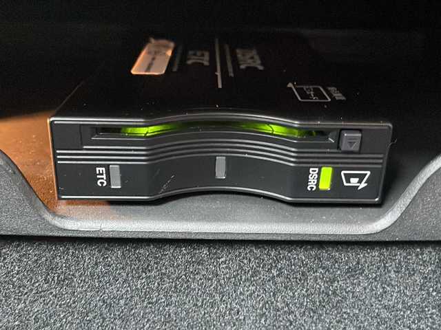 クライスラー・ジープ ジープ グランドチェロキー サミット 愛媛県 2018(平30)年 3.2万km 黒 純正ナビ/サンルーフ/バックカメラ/純正フロアマット/純正アルミホイール/TV/電動パワーシート/シートヒーター/エアシート/ETC/電動リアゲート/追従型クルーズコントロール/ステアリングヒーター/harman kardon サウンド/ドライブレコーダー/衝突被害軽減システム/レーンキープアシスト/ダウンヒルアシストコントロール