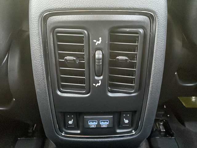 クライスラー・ジープ ジープ グランドチェロキー サミット 愛媛県 2018(平30)年 3.2万km 黒 純正ナビ/サンルーフ/バックカメラ/純正フロアマット/純正アルミホイール/TV/電動パワーシート/シートヒーター/エアシート/ETC/電動リアゲート/追従型クルーズコントロール/ステアリングヒーター/harman kardon サウンド/ドライブレコーダー/衝突被害軽減システム/レーンキープアシスト/ダウンヒルアシストコントロール