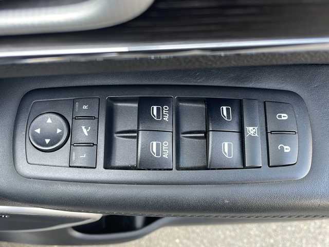 クライスラー・ジープ ジープ グランドチェロキー サミット 愛媛県 2018(平30)年 3.2万km 黒 純正ナビ/サンルーフ/バックカメラ/純正フロアマット/純正アルミホイール/TV/電動パワーシート/シートヒーター/エアシート/ETC/電動リアゲート/追従型クルーズコントロール/ステアリングヒーター/harman kardon サウンド/ドライブレコーダー/衝突被害軽減システム/レーンキープアシスト/ダウンヒルアシストコントロール