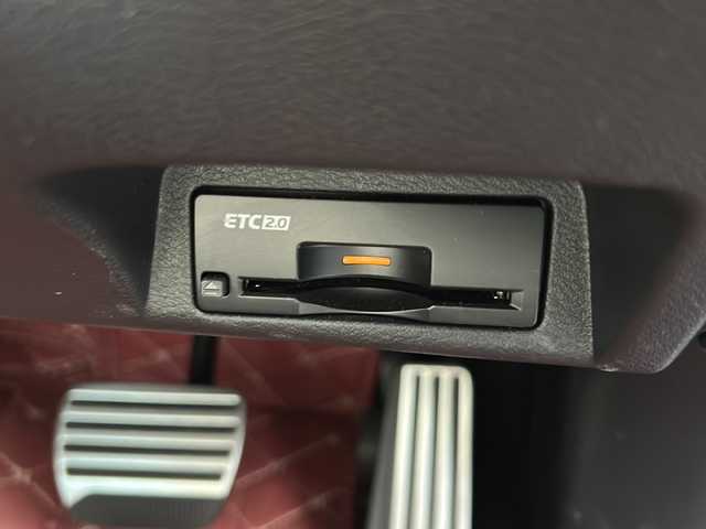 日産 スカイライン 400R 佐賀県 2023(令5)年 0.4万km スーパーブラック ワンオーナー/純正ナビ/Bluetooth/フルセグテレビ/CD/DVD/FM/AM/バックカメラ/全方位カメラ/オートライト/オートエアコン/プッシュスタート/パワーシート/シートメモリ/クルーズコントロール/純正アルミホイール/純正フロアマット/ETC/スマートキー/スペアキー/シートヒーター/ステアリングリモコン/パドルシフト/保証書/取扱説明書