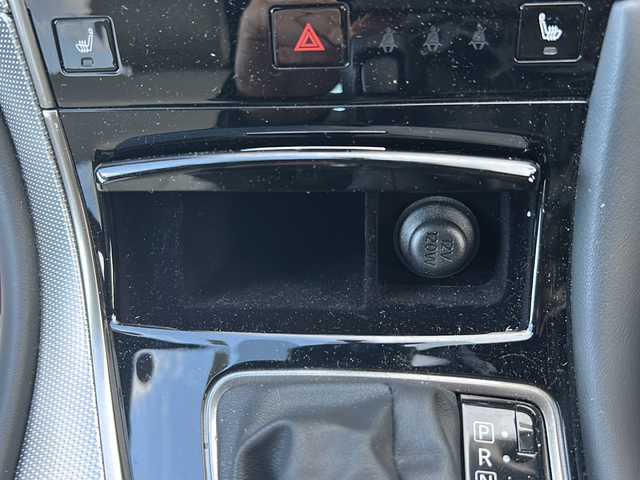 日産 スカイライン 400R 佐賀県 2023(令5)年 0.4万km スーパーブラック ワンオーナー/純正ナビ/Bluetooth/フルセグテレビ/CD/DVD/FM/AM/バックカメラ/全方位カメラ/オートライト/オートエアコン/プッシュスタート/パワーシート/シートメモリ/クルーズコントロール/純正アルミホイール/純正フロアマット/ETC/スマートキー/スペアキー/シートヒーター/ステアリングリモコン/パドルシフト/保証書/取扱説明書