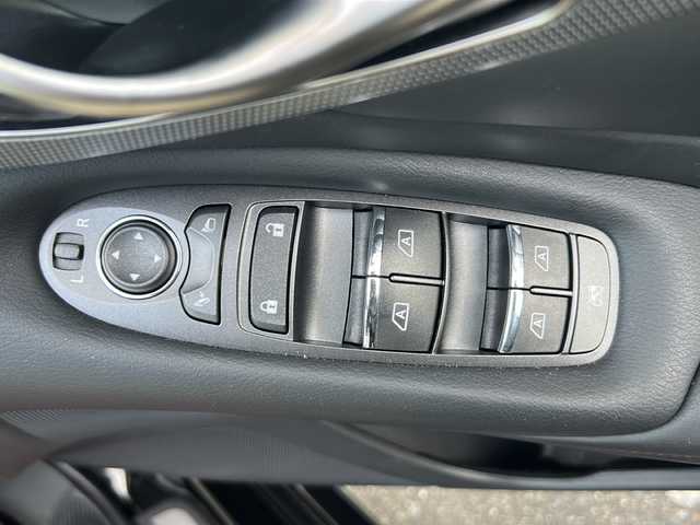 日産 スカイライン 400R 佐賀県 2023(令5)年 0.4万km スーパーブラック ワンオーナー/純正ナビ/Bluetooth/フルセグテレビ/CD/DVD/FM/AM/バックカメラ/全方位カメラ/オートライト/オートエアコン/プッシュスタート/パワーシート/シートメモリ/クルーズコントロール/純正アルミホイール/純正フロアマット/ETC/スマートキー/スペアキー/シートヒーター/ステアリングリモコン/パドルシフト/保証書/取扱説明書